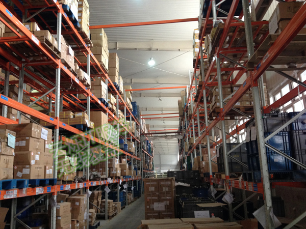 云烁IT设备租赁服务备件中心实图3